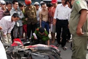 [VnEpress] Theo dấu định vị xe SH, bắt băng cướp ở Sài Gòn