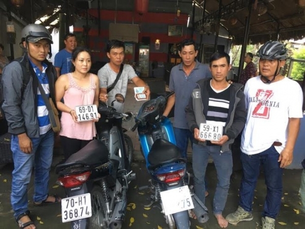 'Hiệp sĩ' vây bắt đôi nam nữ trộm xe máy trong hẻm