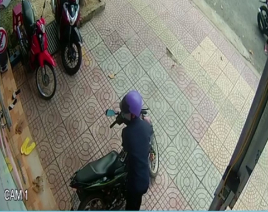 Bình Phước: Trộm xe máy trong 3 giây mặc dù có Bảo Vệ